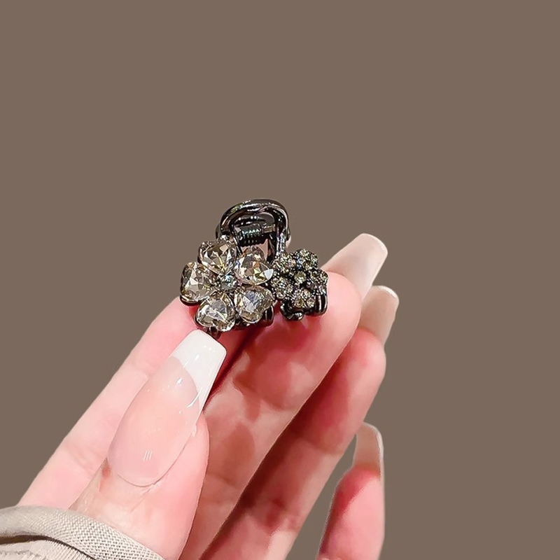 Prachtige strass bloem kleine  - Hi Tech Accessories recensie en prijs